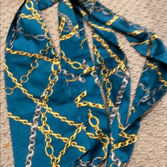 Teal Chain Print halter - Picture 5 of 6